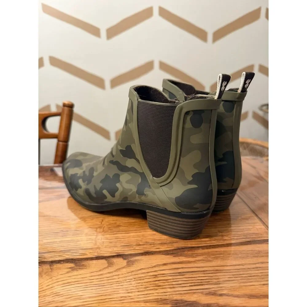 Lucky Brand Green Camouflage Rubber Side Zip Basel H2O Chelsea Rain Boots Size 8